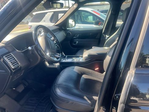 Used 2019 Land Rover Range Rover Supercharged AWD/4WD image 3