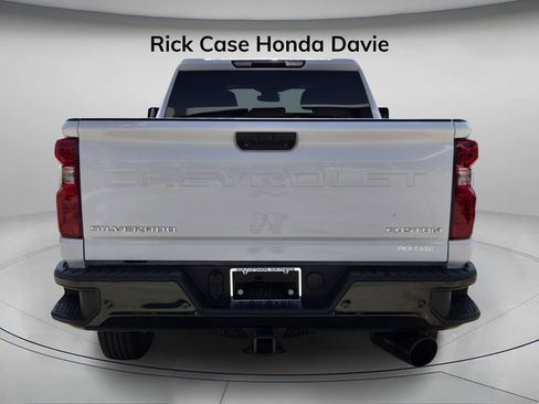 Used 2024 Chevrolet Silverado 2500 Custom w/ Custom Value Package AWD/4WD image 6