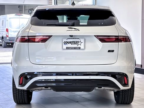 Used 2026 Jaguar F-PACE R-Dynamic S AWD/4WD image 5