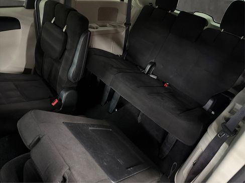Used 2016 Dodge Grand Caravan SE w/ Quick Order Package 29E SE FWD image 24