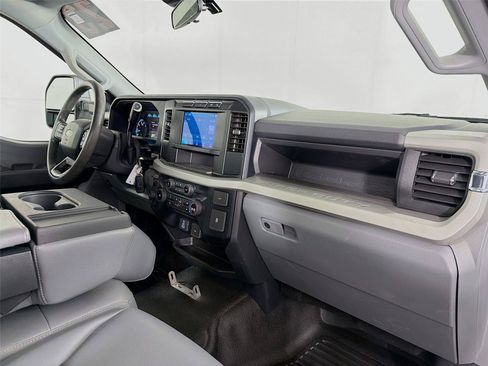 Used 2023 Ford F250 XL w/ FX4 Off-Road Package AWD/4WD image 26