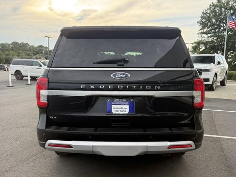 Used 2024 Ford Expedition XLT RWD image 15