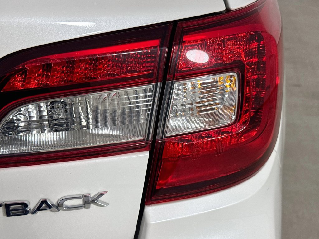 Used 2018 Subaru Outback 2.5i AWD/4WD image 31