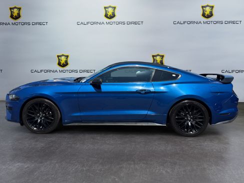 Used 2022 Ford Mustang Coupe RWD image 2