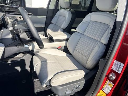 New 2026 Lincoln Nautilus Reserve image 18