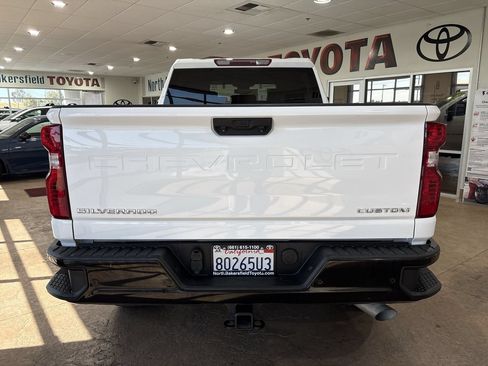 Used 2024 Chevrolet Silverado 2500 Custom w/ Custom Value Package RWD image 9