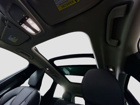 Used 2025 Volvo XC60 B5 Plus image 42