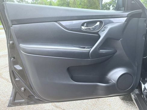 Used 2020 Nissan Rogue SV AWD/4WD image 10