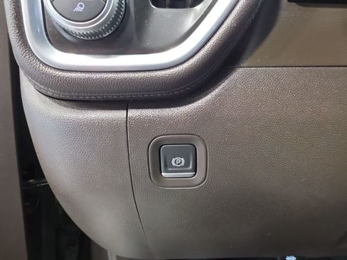 Used 2019 GMC Sierra 1500 Denali w/ Technology Package AWD/4WD image 16