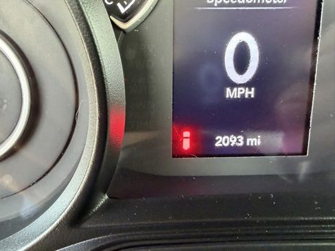 Used 2025 Jeep Wrangler Sport image 21