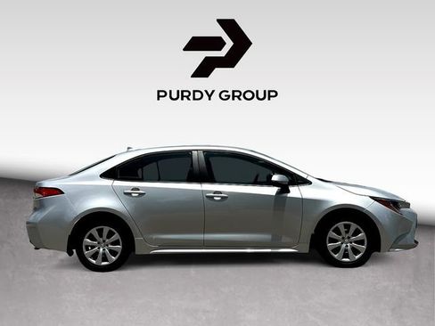 Certified 2025 Toyota Corolla LE FWD image 9