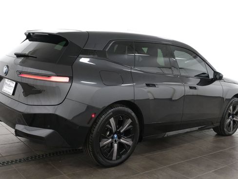 Used 2024 BMW iX xDrive50 w/ Premium Package AWD/4WD image 7