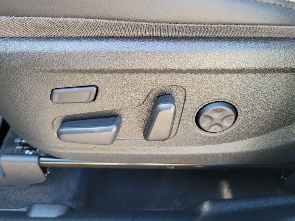 Used 2022 Hyundai Santa Fe Limited FWD image 19