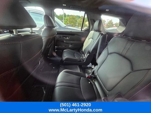 Used 2023 Honda Pilot TrailSport image 10