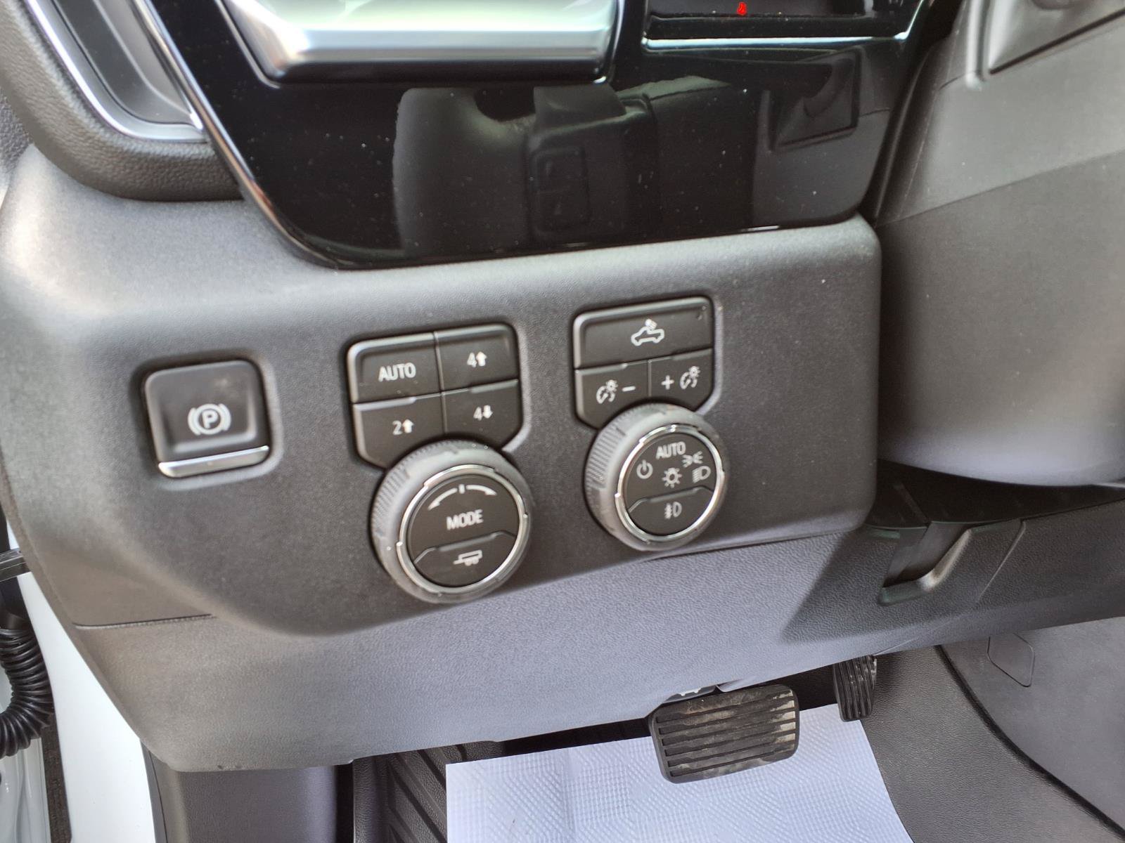 New 2026 Chevrolet Silverado 1500 RST w/ Convenience Package II AWD/4WD image 9