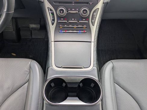Used 2019 Lincoln Nautilus Reserve AWD/4WD image 18