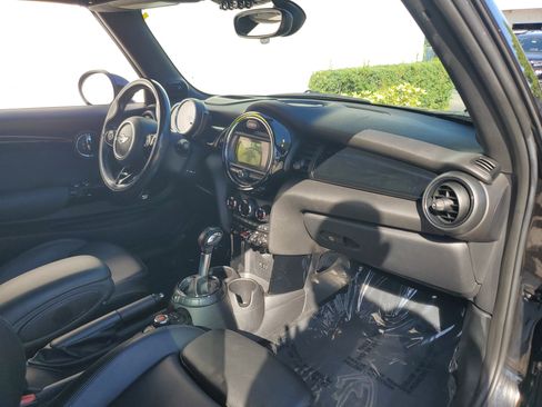 Used 2016 MINI Cooper S image 14