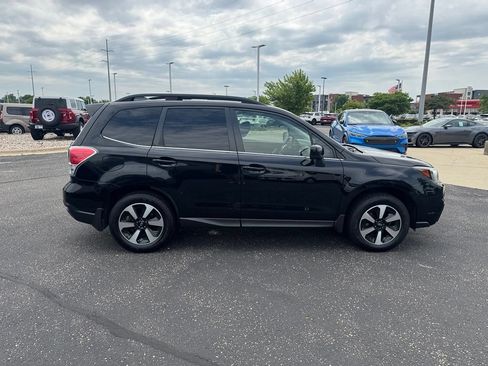 Used 2017 Subaru Forester 2.5i Limited w/ Popular Package #2 AWD/4WD image 2