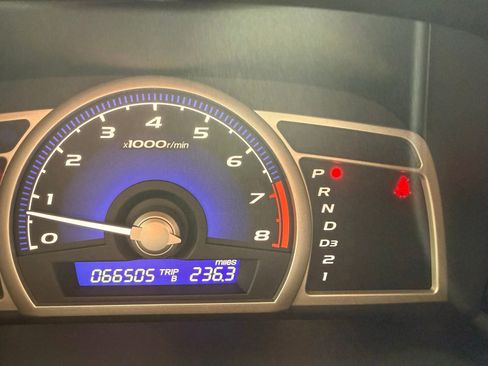 Used 2011 Honda Civic LX image 18