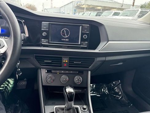 Used 2024 Volkswagen Jetta S image 23