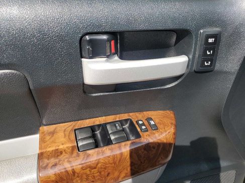 Used 2011 Toyota Tundra Limited image 22