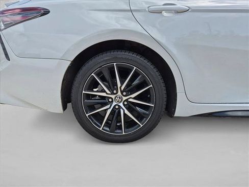 Used 2022 Toyota Camry SE FWD image 9