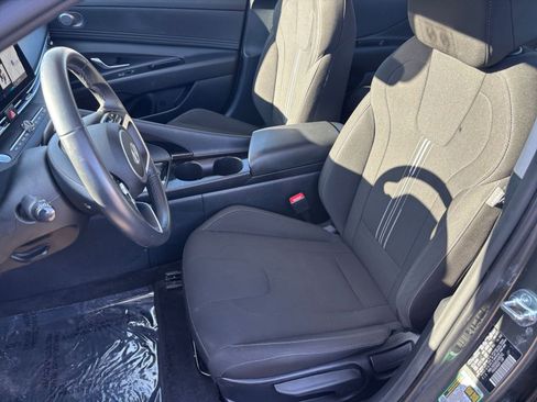 Used 2025 Hyundai Elantra SEL image 33