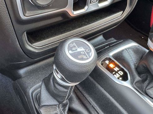 Used 2024 Jeep Wrangler Unlimited Sport AWD/4WD image 14