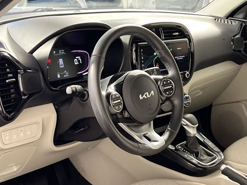 Used 2023 Kia Soul EX FWD image 17