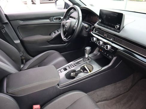 Used 2025 Honda Civic Sport image 25