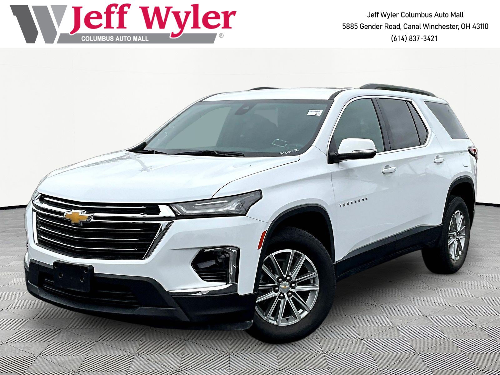 Used 2023 Chevrolet Traverse LT FWD image 1