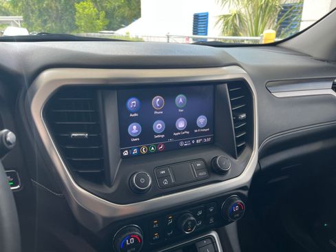 Used 2023 GMC Acadia SLT image 21