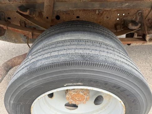 Used 1999 Ford F450 2WD Regular Cab Super Duty image 13