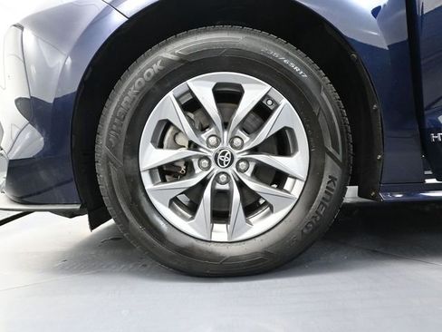 Used 2021 Toyota Sienna LE image 16