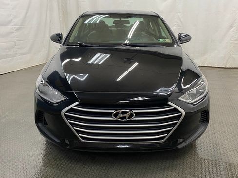 Used 2018 Hyundai Elantra SE w/ Winter Weather Package image 3