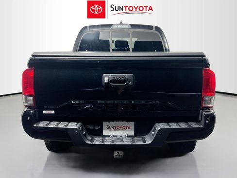 Used 2016 Toyota Tacoma TRD Sport w/ Premium & Technology Package image 5