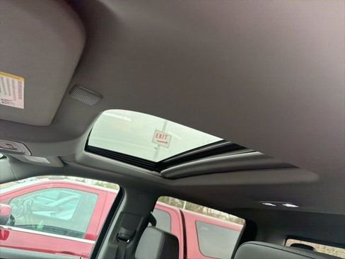 Used 2025 GMC Sierra 1500 SLT w/ SLT Premium Plus Package image 9