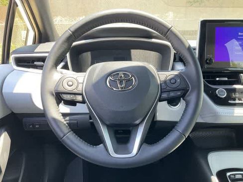 Certified 2025 Toyota Corolla SE FWD image 19