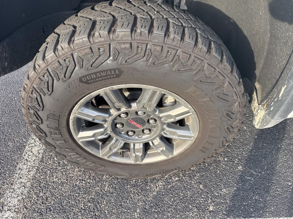 Used 2025 GMC Sierra 1500 AT4X AWD/4WD image 7