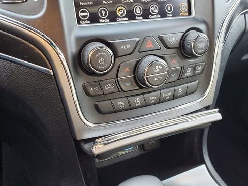 Used 2018 Jeep Grand Cherokee Limited AWD/4WD image 38
