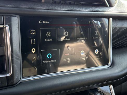 Used 2024 GMC Yukon Denali w/ Advanced Technology Package AWD/4WD image 40