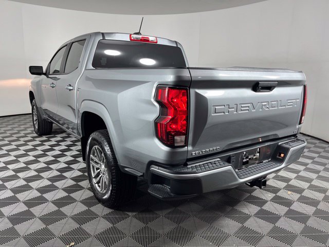Used 2024 Chevrolet Colorado LT RWD image 8