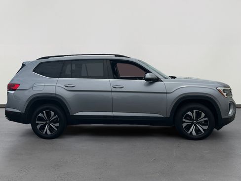 Used 2024 Volkswagen Atlas SE FWD image 6