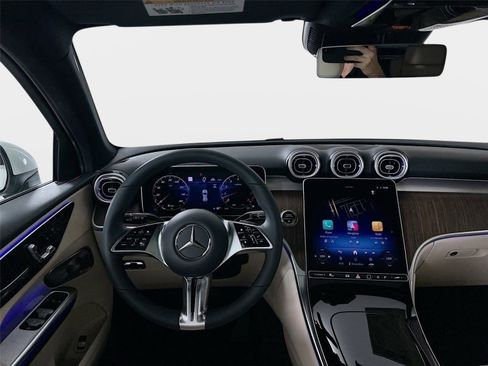 Used 2026 Mercedes-Benz GLC 300 4MATIC image 30