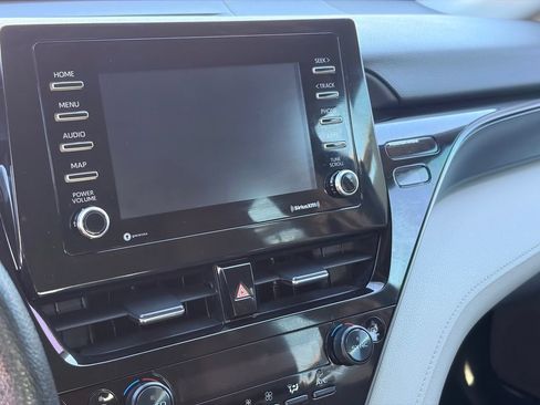 Used 2022 Toyota Camry LE w/ Carpet Mat Package (TMS) FWD image 22