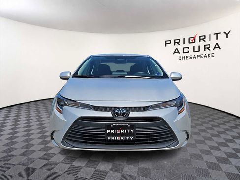 Used 2024 Toyota Corolla LE FWD image 2