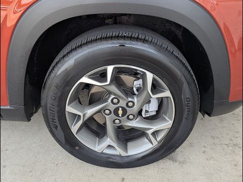Used 2024 Chevrolet Trax LT w/ Driver Confidence Package FWD image 15
