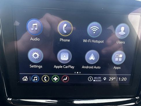 Used 2023 Chevrolet Traverse LT image 29