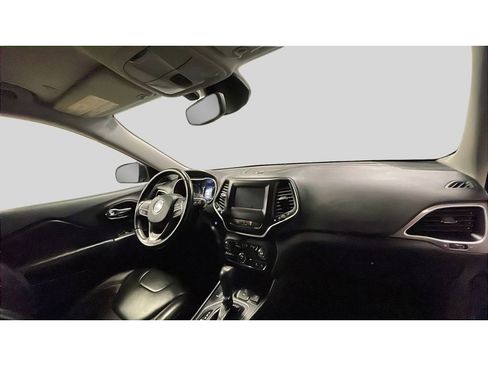 Used 2021 Jeep Cherokee Latitude Plus image 17