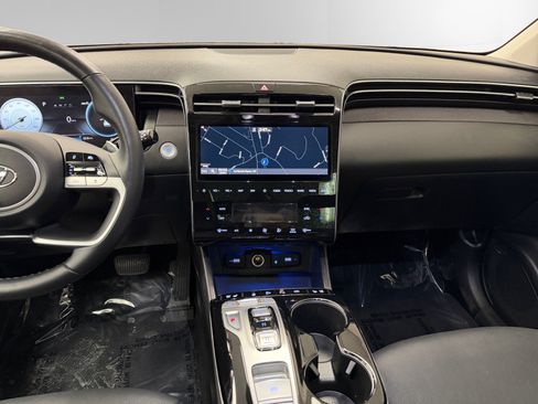 Certified 2022 Hyundai Tucson Limited AWD/4WD image 11